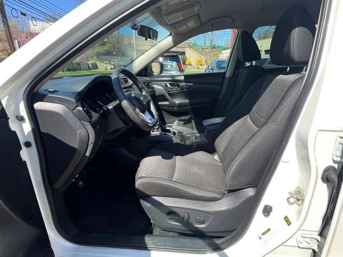 Used 2017 Nissan Rogue SV image 27