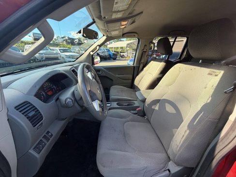 Used 2016 Nissan Frontier SV w/ SV Value Truck Package RWD image 12