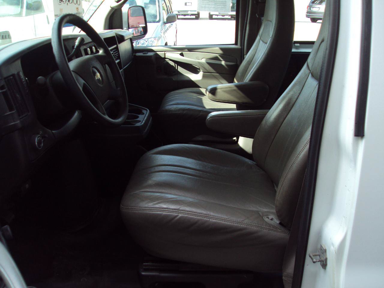 Used 2014 Chevrolet Express 1500 AWD image 15