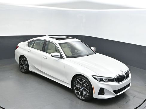 Certified 2025 BMW 330i Sedan w/ Premium Package image 2