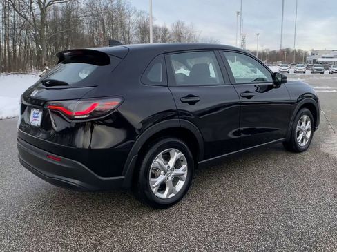 Certified 2024 Honda HR-V LX image 9