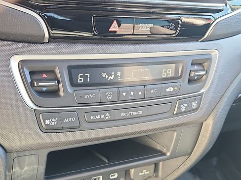 Used 2024 Honda Ridgeline Sport image 15