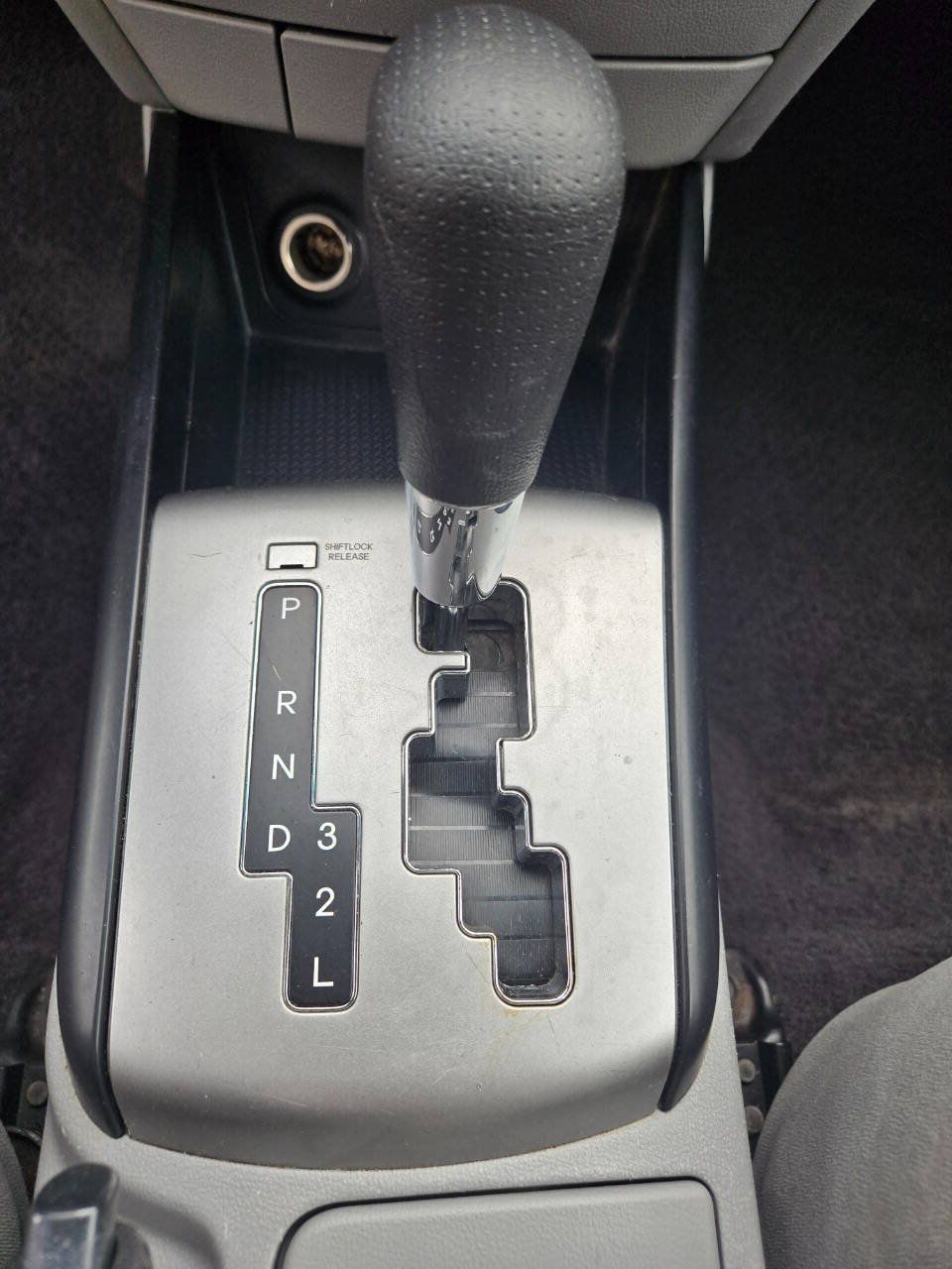 Used 2010 Hyundai Elantra GLS FWD image 19