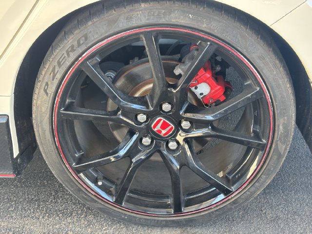 Used 2018 Honda Civic Type R image 9