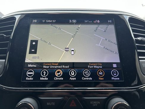 Used 2019 Jeep Grand Cherokee Limited image 14