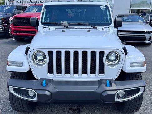 Used 2023 Jeep Wrangler Unlimited Sahara AWD/4WD image 2