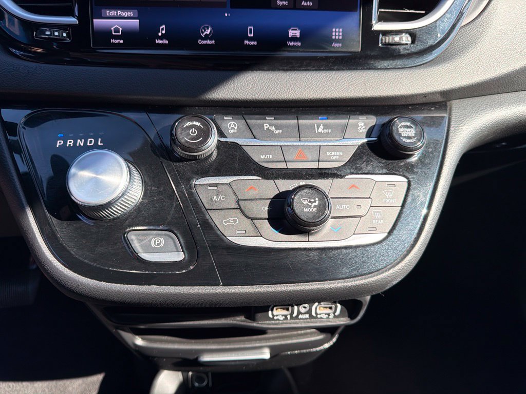 Used 2025 Chrysler Pacifica Select FWD image 31