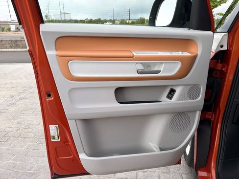 Certified 2025 Volkswagen ID. Buzz 1st Edition AWD/4WD image 12