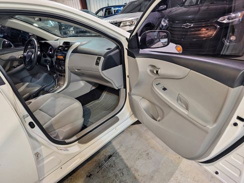 Used 2012 Toyota Corolla LE image 25