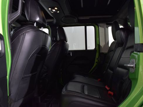 Used 2019 Jeep Wrangler Unlimited Sahara w/ Quick Order Package 24M Moab AWD/4WD image 21