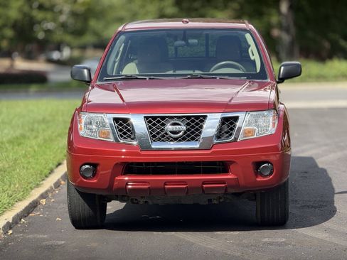 Used 2016 Nissan Frontier SV AWD/4WD image 4