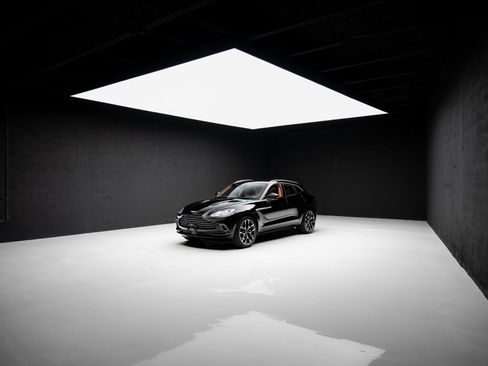 Used 2023 Aston Martin DBX image 85