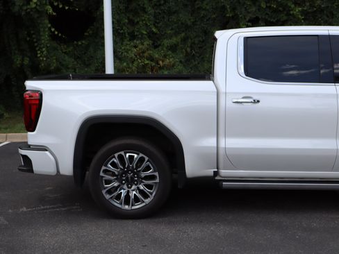 Used 2024 GMC Sierra 1500 Denali Ultimate AWD/4WD image 12