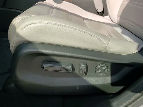 Used 2020 Honda CR-V Touring image 15