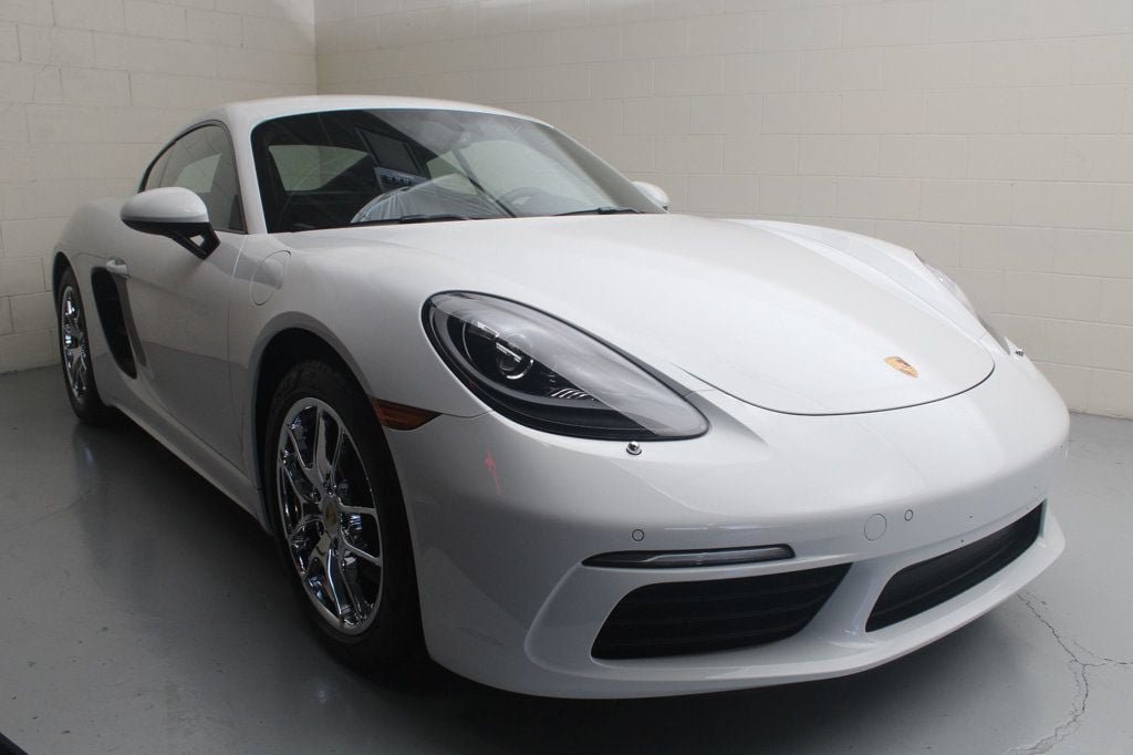 Used 2022 Porsche 718 Cayman RWD image 11