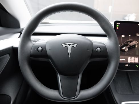 Used 2023 Tesla Model 3 Standard Range RWD image 13