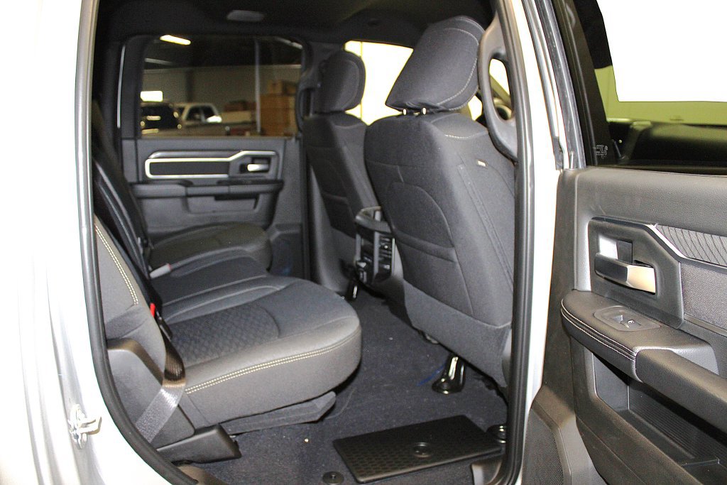 New 2026 RAM 2500 Big Horn AWD/4WD image 35