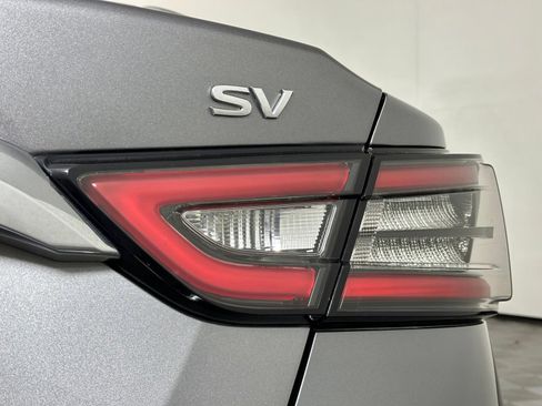 Used 2022 Nissan Maxima SV w/ Floor Mat Group FWD image 11