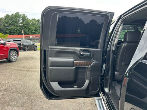 Used 2022 GMC Sierra 2500 Denali w/ Denali Ultimate Package AWD/4WD image 18