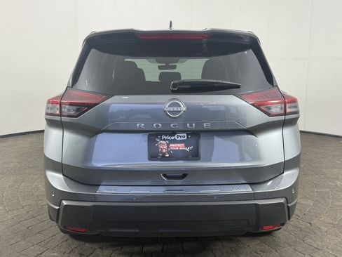 Used 2026 Nissan Rogue SV FWD image 6