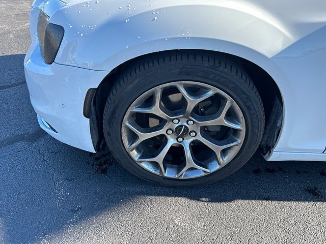 Used 2018 Chrysler 300 S w/ Safetytec Plus Group RWD image 9