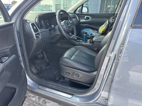 Used 2023 Kia Sorento SX image 8