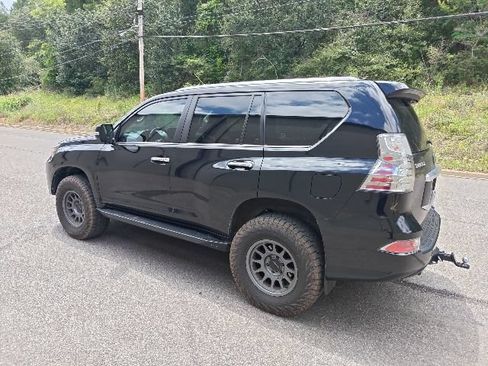Used 2023 Lexus GX 460 Premium w/ Premium Package AWD/4WD image 5