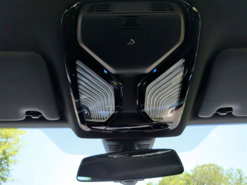 Used 2023 BMW M2 w/ Lighting Package RWD image 30