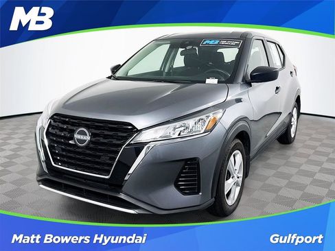 Used 2024 Nissan Kicks S image 1