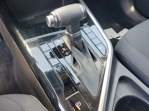 Used 2024 Kia Niro LX FWD image 31