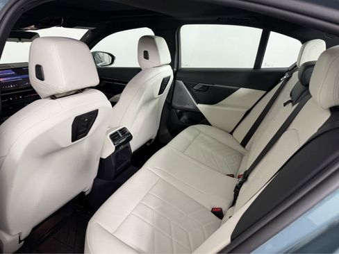 Certified 2025 BMW 530i xDrive image 18