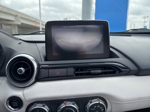 Used 2021 MAZDA MX-5 Miata RF Grand Touring image 15