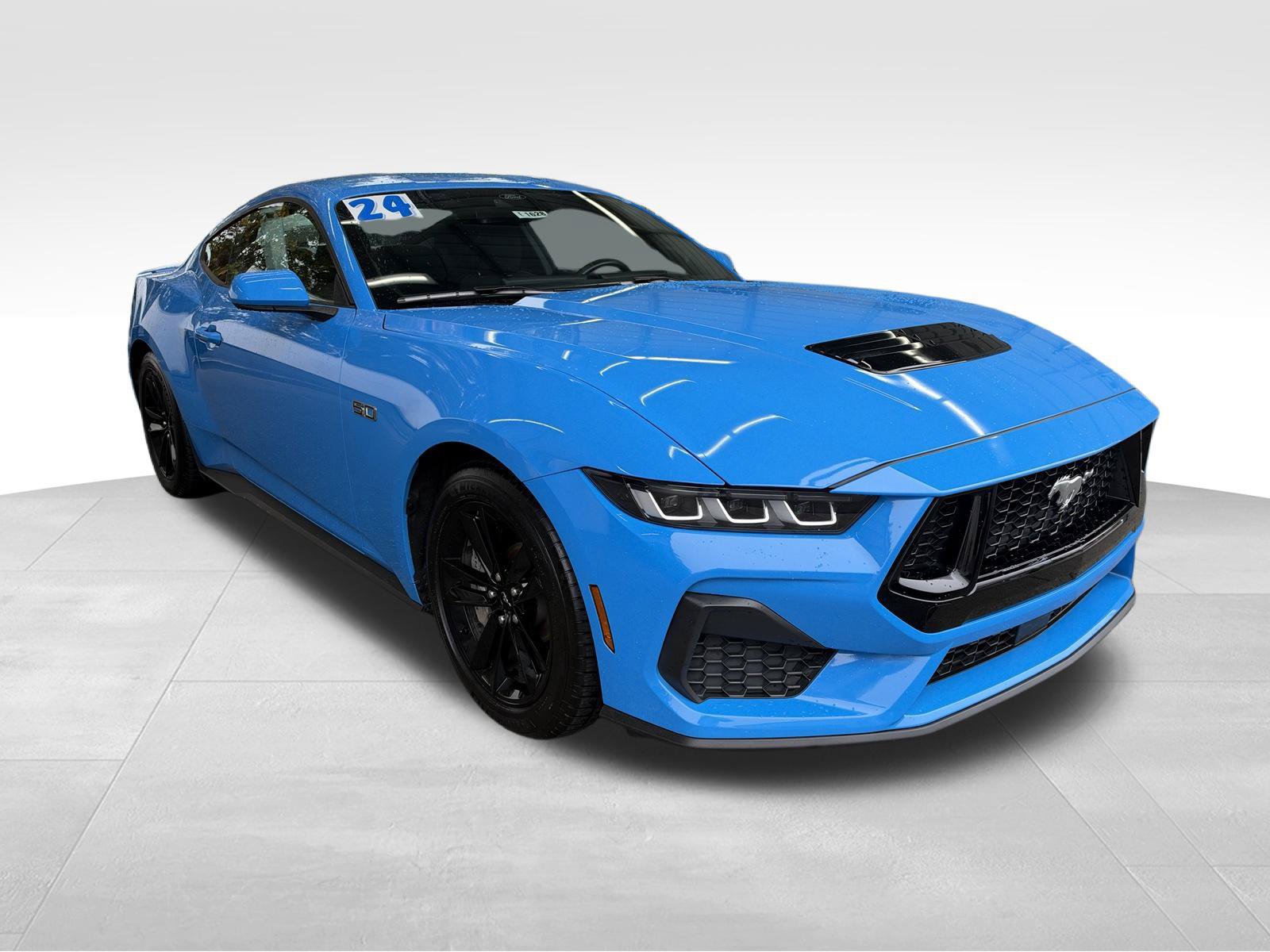 Used 2024 Ford Mustang GT RWD image 3