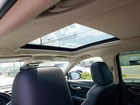 Used 2022 Buick Envision Essence w/ Technology Package I image 25