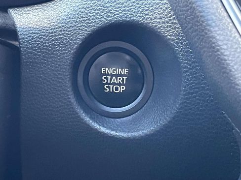 Used 2024 Toyota Corolla Cross LE image 34