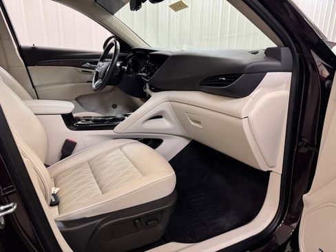 Used 2023 Buick Envision Avenir image 30