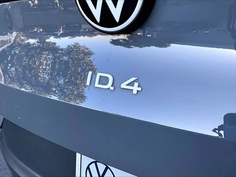 Used 2023 Volkswagen ID.4 Pro image 9