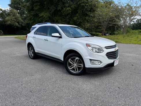 Used 2017 Chevrolet Equinox Premier w/ Enhanced Convenience Package AWD/4WD image 38
