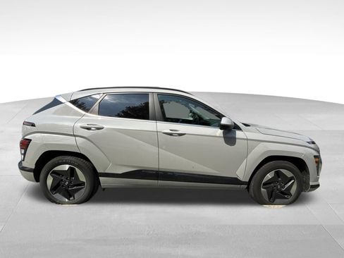 Used 2025 Hyundai Kona Limited FWD image 7