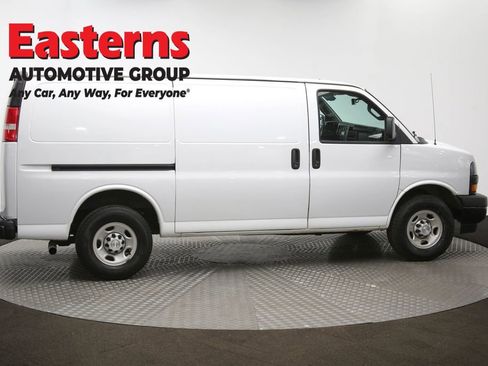 Used 2018 Chevrolet Express 2500 w/ Driver Convenience Package RWD image 43
