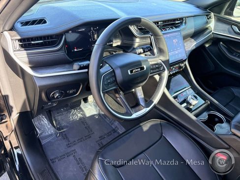 Used 2024 Jeep Grand Cherokee L Limited w/ Luxury Tech Group II image 11