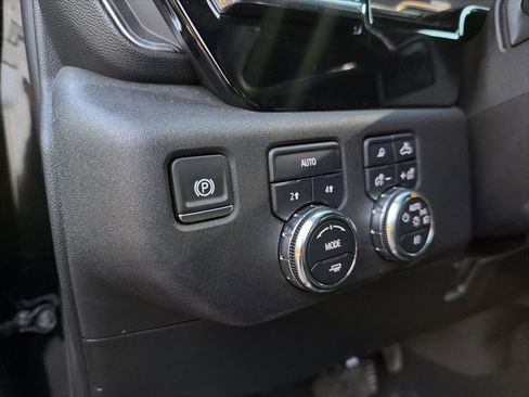 Used 2025 GMC Sierra 1500 SLT AWD/4WD image 15