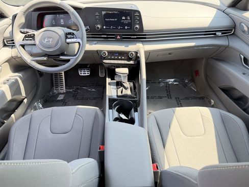New 2026 Hyundai Elantra SEL Sport FWD image 7
