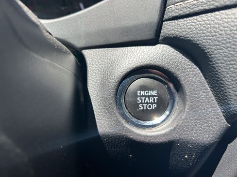 Used 2025 Toyota RAV4 XLE AWD/4WD image 32