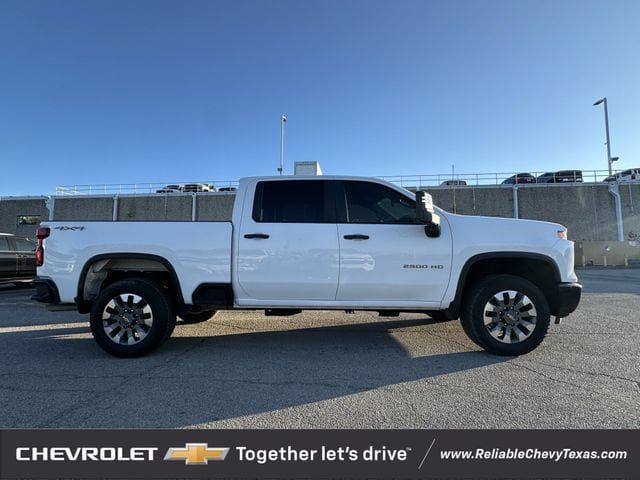 Used 2024 Chevrolet Silverado 2500 Custom w/ Custom Value Package AWD/4WD image 3