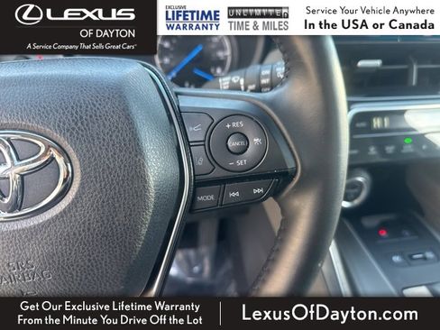 Used 2023 Toyota Venza XLE image 19
