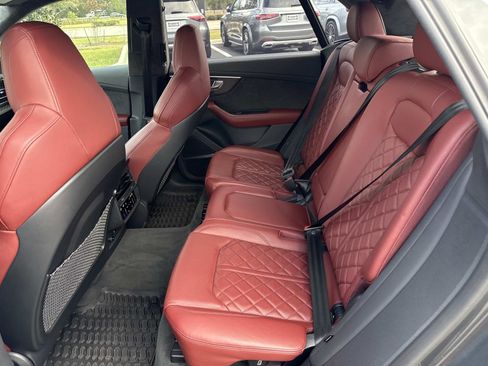 Used 2022 Audi SQ8 Prestige image 15