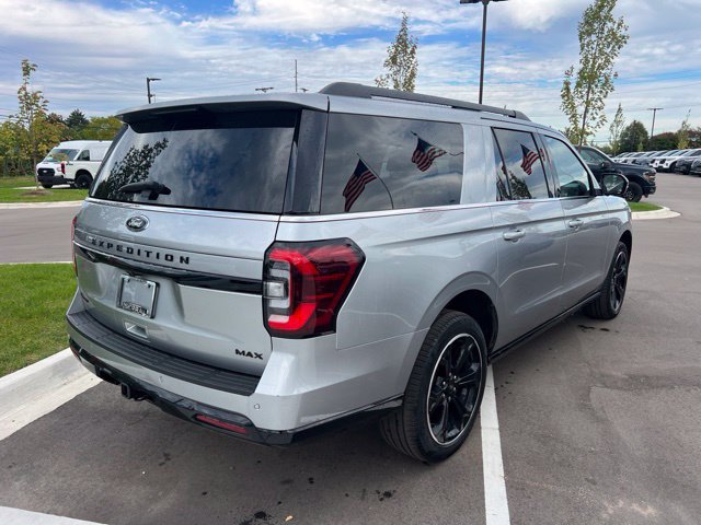Used 2024 Ford Expedition Max Limited AWD/4WD image 5