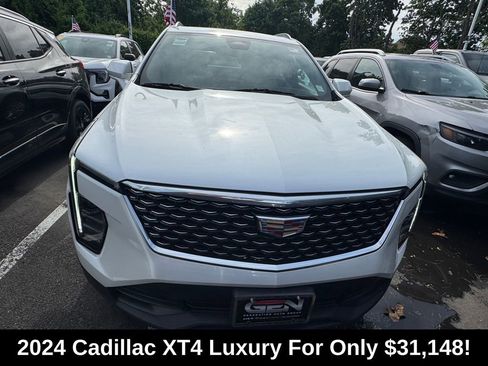 Used 2024 Cadillac XT4 Luxury w/ Cold Weather Package AWD/4WD image 2