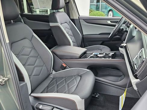 New 2026 Volkswagen Atlas Peak Edition image 18